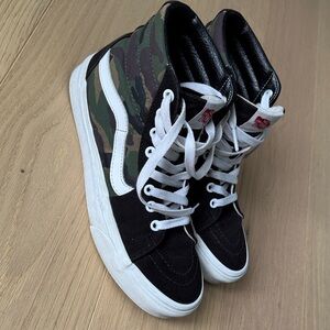 Camouflage SK8-Hi High-Top Sneakers